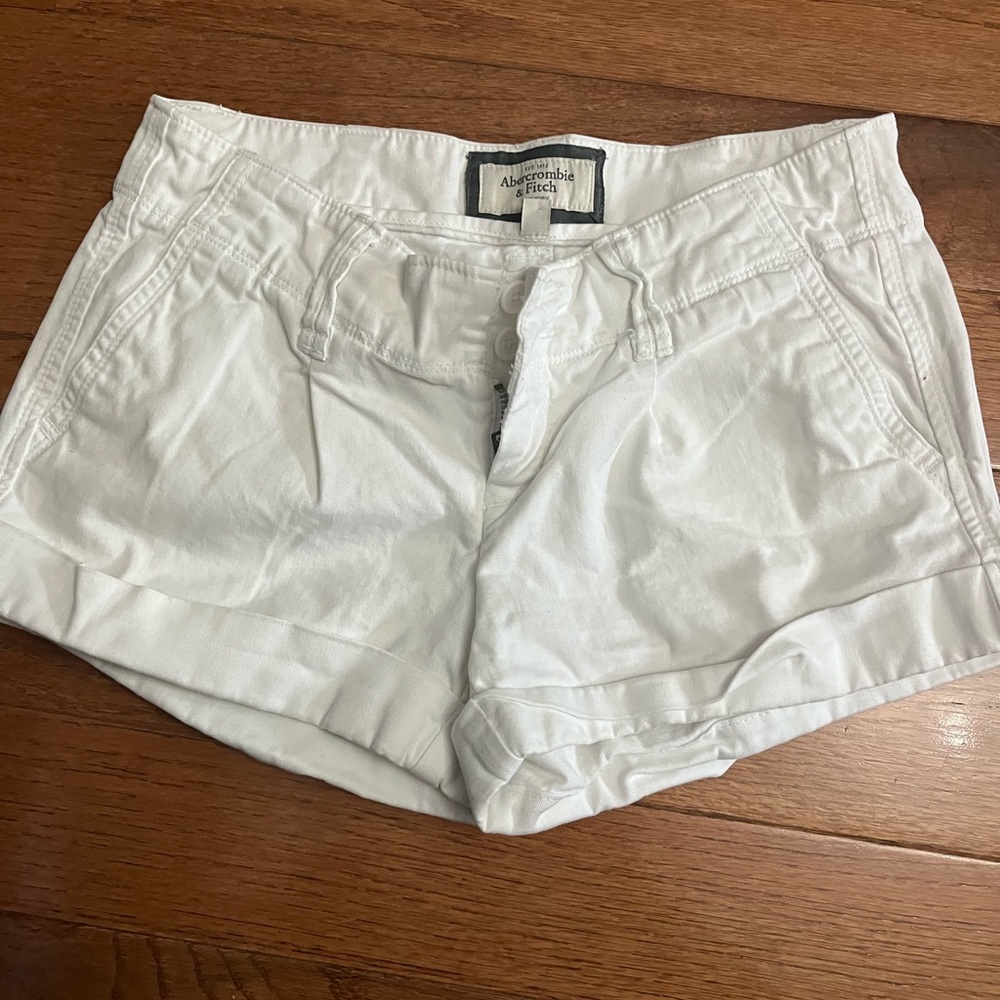 White Abercrombie shorts size 0